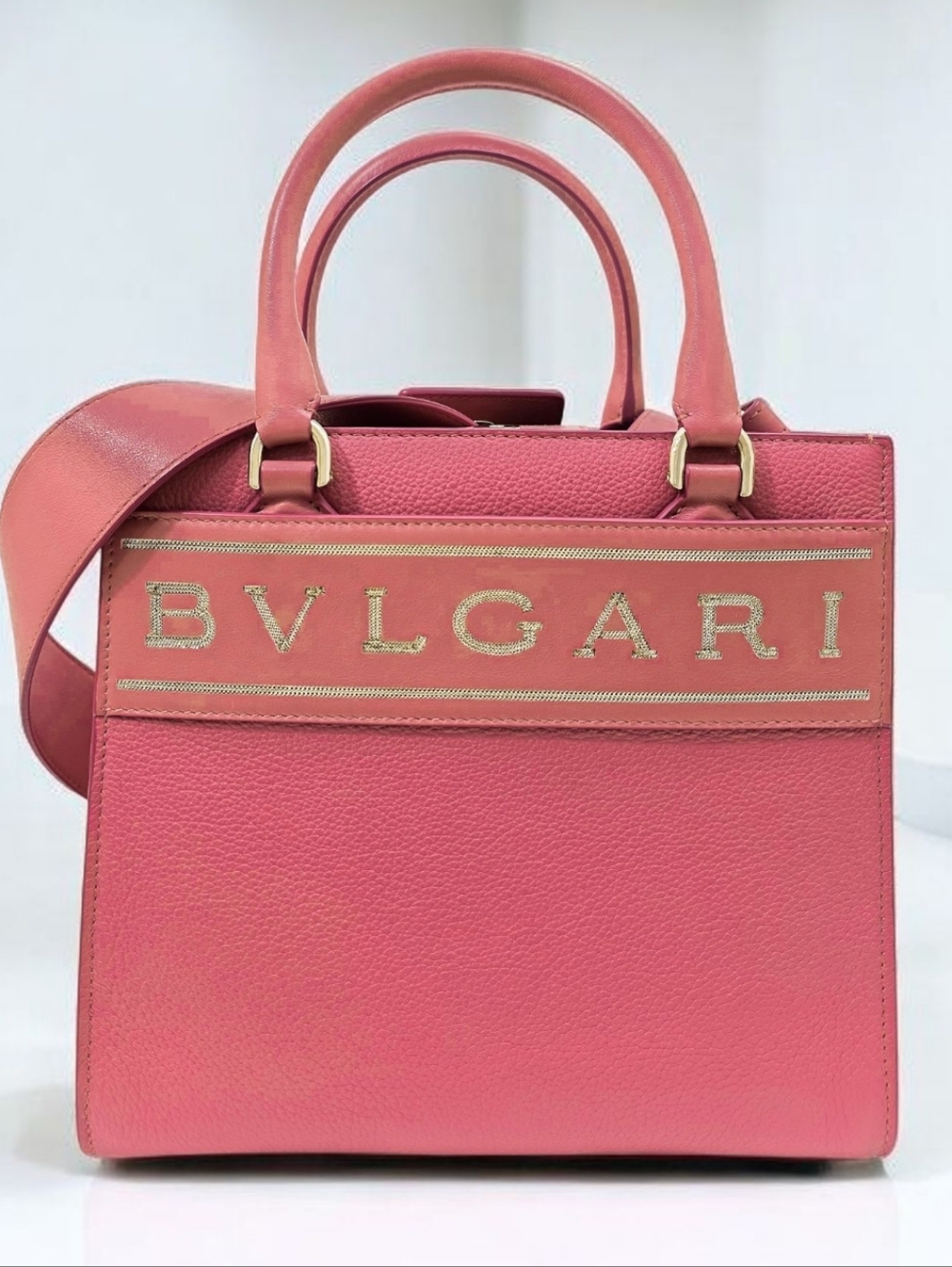 ✨️Like New Authentic BVLGARI Logo Chain Leather Pink